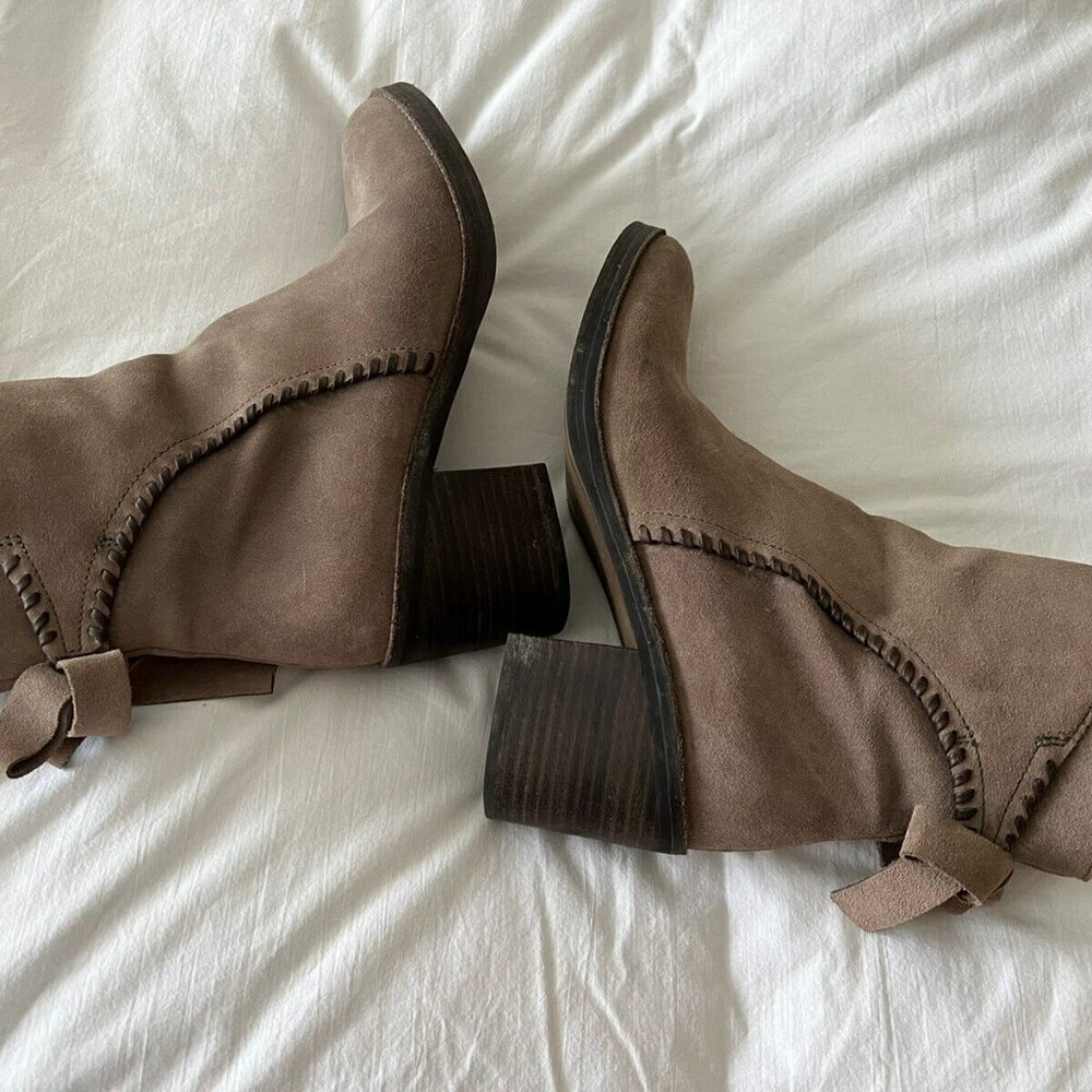 Ugg | Women’s 10 | Suede Fraise Whipstitch Boot Mouse Brown Leather - Picture 5 of 10